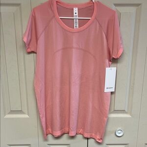 lululemon athletica Short Sleeve Tee